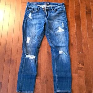 Distressed lucky Brand skinny jean